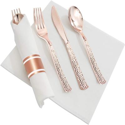 China Disposable Hammered Assorted Disposable Silverware, Pre Rolled Napkins with Rose Gold Plastic Cutlery Set for sale