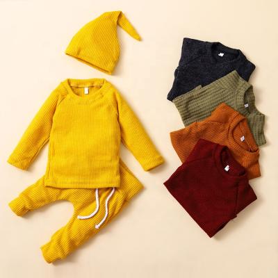 China Breathable Unisex Newborn Solid Romper Spring Baby Clothes 3pcs Hat 3pcs Baby Outfits Set Long Baby Outfits Set for sale