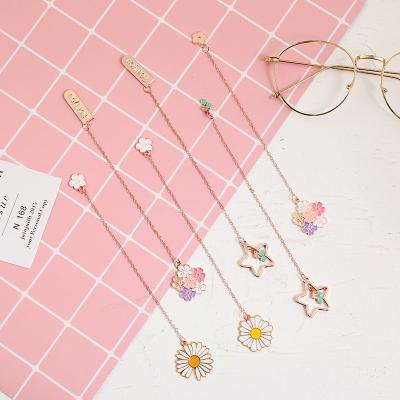 China China Simple Metal Bookmark Student Stationery Book Holder Creative Daisy Cherry Accessories Pendant Bookmark for sale