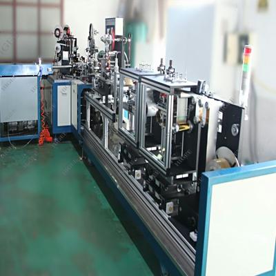 Chine Chapeau en plastique complètement automatique de machine de capsule de vin de rétrécissement de PVC formant la certification de la CE à vendre