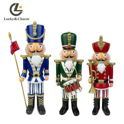 China Christmas Classic Outdoor Craft Decorations Mall Hot Sale Large Life Size Nutcracker Soldier for sale