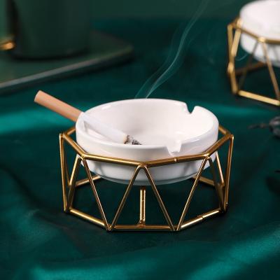 China Nordic Geometric Style Ceramic Cigar Ashtray Decor Cigar Ashtray Holder Modern Shiny Ceramic Home Office Ornaments Gift for sale