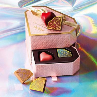 China The 2021 new handmade luxury custom decorative gift heart boxes for strawberries chocolate boxes for presentation strawberried boxes for sale