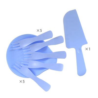 China Disposable PS/PP Tableware Drop Shape Dish Fork Knife For Cake for sale