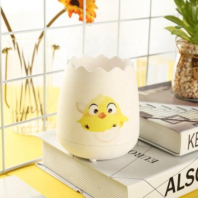 China Fancy Cute Pen Holder With Optimized Material Office Desk Pen Holder Stand Hot Sale Wooden Pencil Cup Storage for sale