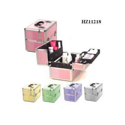 China Preppy Style Hot Selling Travel Makeup Train Case Beauty Aluminum Cosmetic Case with Multi Colors from Manufacturer Winx Foshan, Guangdong, China for sale