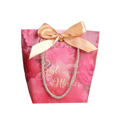 China Recyclable Hot Sale Chocolate Gift Bag Wedding Candy Box Wedding Celebration Hand Gift Paper Bag for sale