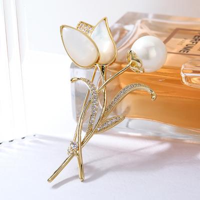 China Beizhu 2021 Hot Selling Copper Shell Tulip Brooch Corsage Micro Pure Micro Inlaid Anti-unwanted-exposure Buckle Natural Freshwater Pin for sale