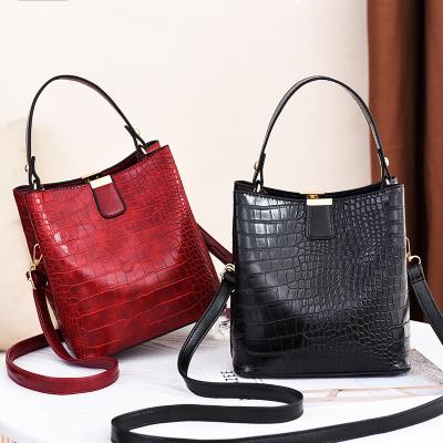 China Waterproof 2022 Custom Women Tote Bag Wholesale High Quality Luxury Brand Fashion Leather Bags Bucket Handbags For Women for sale