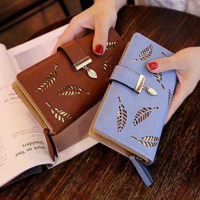 China 2021 New Fashion Interesting Leaf Women's Waterproof Leather Wallets With Wristlet Holder Leather Organizer Ladies Purse Along for sale