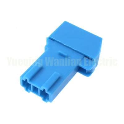 China BX2017E Blue Middle Blade Fuse Holder AC Assembly Car Insurance Socket Jacket Fuse Box for sale