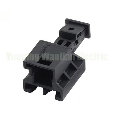 China 2 Pin 1-1355470-1 Ventilação do assento sem vedação Plug Conector masculino Luz Porta do carro Antenna Plug à venda