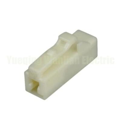 China 1 Pin 7283-1010 MG651194 Female Cable Connector White Waterproof Replacement Automotive Connector for sale