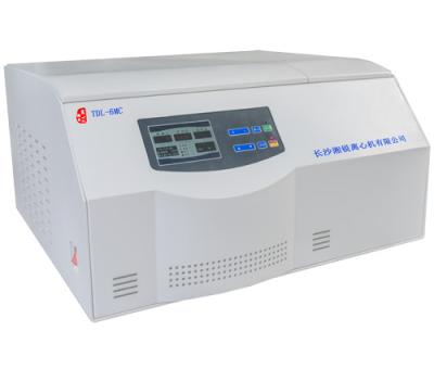 China TDL-6MC Centrifugadora de escritorio de baja velocidad de gran capacidad refrigerada 6000r/min Velocidad máxima en venta