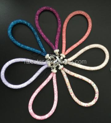 China Beautiful/Bling Hot Selling Rhinestone Crystal Mobile Phone Holder Short Lanyards for sale