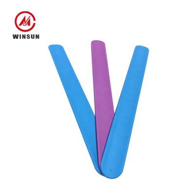 China Environmental Friendly Custom Silicone Slap Band Logo, Colorful Silicone Ruler Slap Rubber Wristband for sale