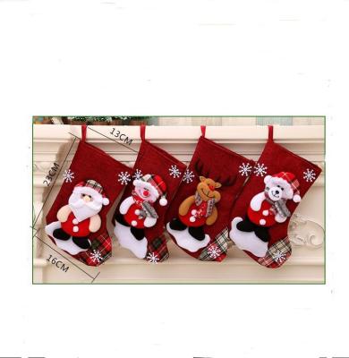 China Hot Selling Non Woven Christmas Tree Ornament Santa Snowman Deer Shaped Christmas Hanging Bump for sale