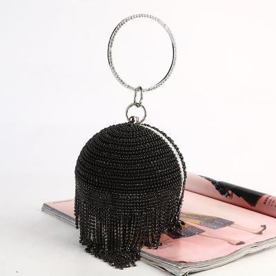 China Diamond Hot Factory Price Luxury Handmade Evening Chain Tassel Ball Bag Around Wedding Beaded Bride Wrist Clutch Diamonds Pinch Purse for sale