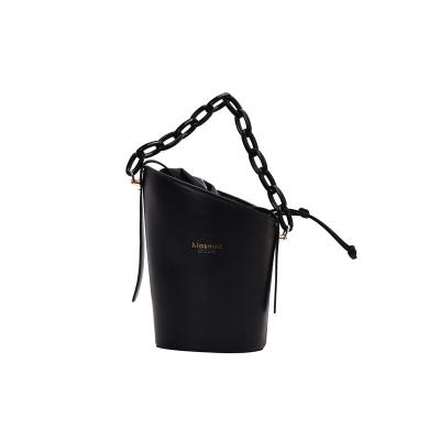 China Fashion Latest Fashion Unique Design Acrylic Chains Drawstring PU Letter Bucket Clips Bags Women Handbag Girl Clutch Bag for sale