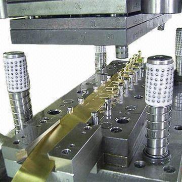 Китай Анодированный прогрессивный штемпелевать умирает, tooling AISI D2/JISS KD11 умирает продается