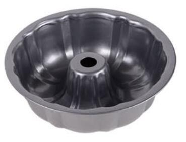 China carbon steel bakeware chiffon cake mould bundt pan with chimney for sale