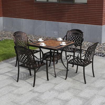 China Traditional The Latest Fashion Patio Outdoor Furniture For House Using Iron Metal Dining Sets Die Casting Handmade Cafe Furniture for sale