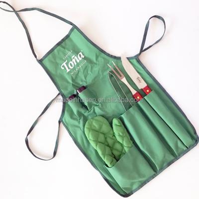 China New 2017 Easily Cleaned In Green Color Apron Barbecue Set Outdoor Tool Barbecue Set for sale