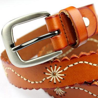 China Cowhide Display Stand Design New Good Fashions Ladies Leather Belt for sale