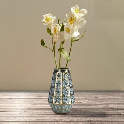 China Chinese Style Vintage Shabby Chic Hot Sale Vase With Textured Bronze To Wedding Decor for sale