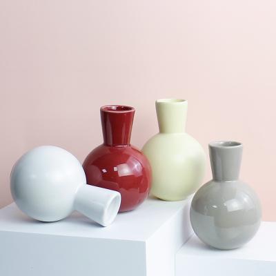 China Cheap Modern Ceramic Flower Vase Round Flower Vase Small Flower Bud Vases Eco-friendly Porcelain Flower Vase for sale