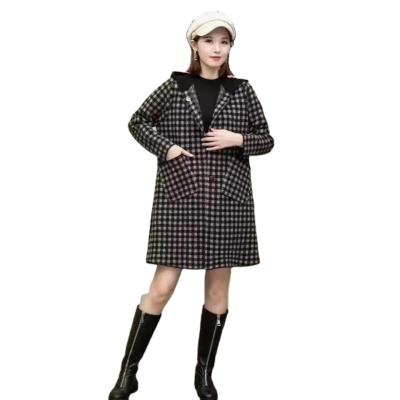 China Plus Size Fashion Winter 2021 Grid Printed Lapel Women's Coats Winter Jacket New Long for sale