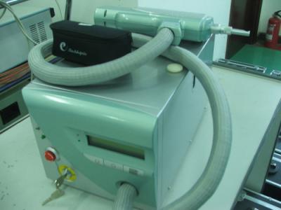 China 200mJ Single Pulse Q-switch Nd Yag Laser Pigmentation Removal Machine For Beauty Salon for sale