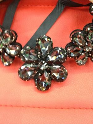 China Sensational Crystal Flower Necklace / Black Statement Necklace Crystal Beading for sale