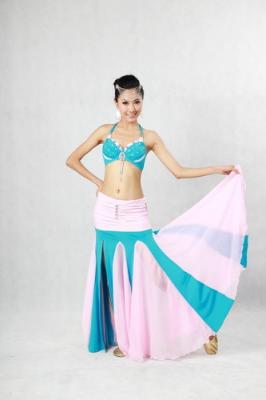 China Distinctive 2 pcs Halter Neck Metallic Bras & Skirt for Women Belly Dancing Clothes for sale