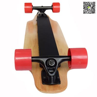 中国 電動機を搭載する自動スケートボード リモコンのLongboard 販売のため