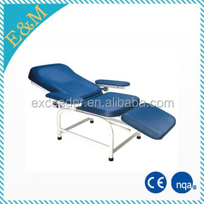 China Manual phlebotomy blood drawing chair / hospital chair 3 section blood donor couch for sale for sale