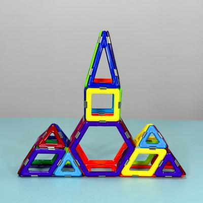 China Small Castle Magnetic Construction Toys Building Blocks Set STEM Colorful For Kids for sale