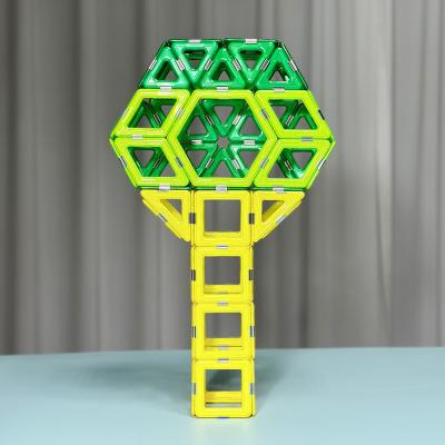 中国 3D クリエイティブ マグネットタイル フリースタイル 多様な形 木 マグネット形 建物のセット 販売のため