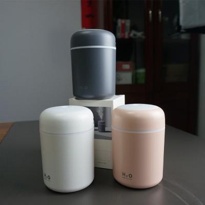 China Shine Damp Mini Ultrasonic 300ML H2o Spray Humidifier Diffuser Humidifiers Mini Ultrasonic 300ML H2o Spray Humidifier Diffuser Essential Oil Car Air Humidifier With LED Lamp for sale