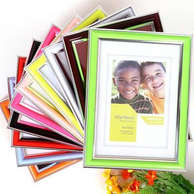 China Home Decor Customized Simple Elegant Simple Plastic Photo Frames Wall Frame Fashionable Wholesale Picture for sale