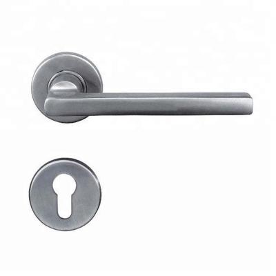 China Modern Wholesale Satin Finished Modern Stainless Steel Solid Casting Lever Type Door Handle for sale