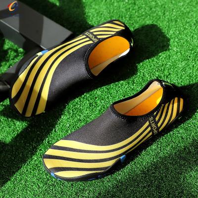 China CUSHIONING hot sale men and women water shoes couples beach walking shoes swim shoes aqua water shoes for sale