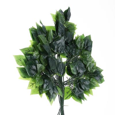 China Lifelike Indoor Outdoor Artificial Banyan Tree Leaves Artificial Ficus Tree Branches for sale