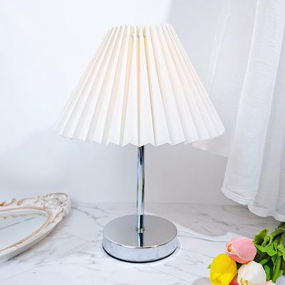 China Modern Decorative USB Table Lamps, Bedside Desk Lamps, Nightstand Lamps for Bedroom Living Room College Dorm Office for sale