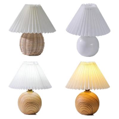 China Korean Pleated Decoration Home Lightings Table Lamp, IDS Table Lamps Diy For Living Room Home Cute Deco Lamp, Led Beside Lamp for sale