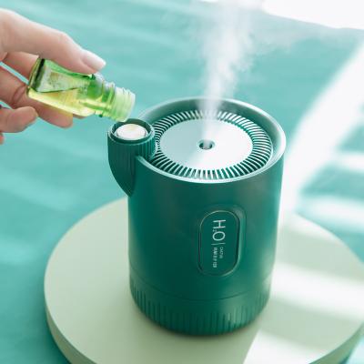 China Luxury Car Air Freshener Dispenser Spray Diffusers Essential Oil Air Purifier Small MINI for sale