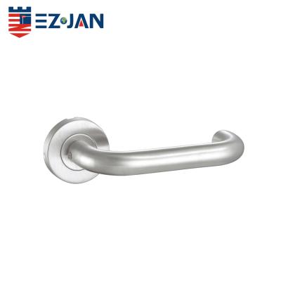 Κίνα With Double Curvature Back Cavity Spring 304 Stainless Steel Bend Slot Horn Door Handle European Standard Door Handle προς πώληση