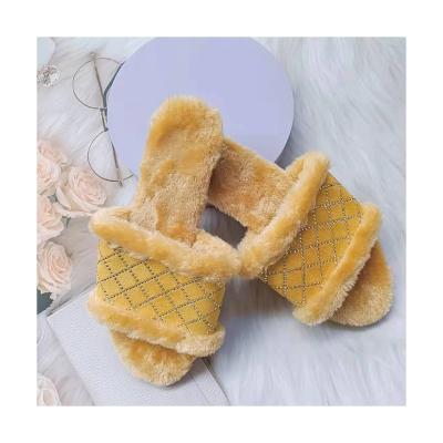 China Fashion Trend Fashion House Sandals Indoor Flat Slips Warm Fluffy Slippers For Women for sale