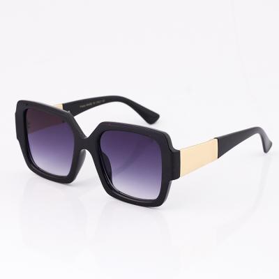 China Female Street New Big Frame Sunglasses Female 2021 Fashion Sunglasses Female Street Shot Fashion Glass Sunglasses Female Promotional Lenses for sale