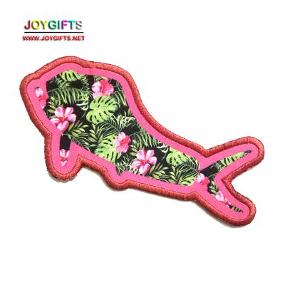 China custom animal 3D embroidery patches merrow border for sale